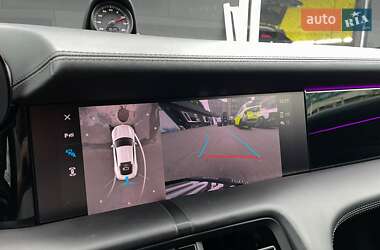 Седан Porsche Taycan 2020 в 