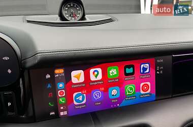 Седан Porsche Taycan 2020 в 