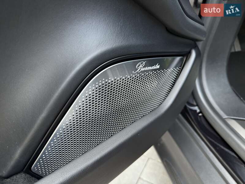 Седан Porsche Taycan 2019 в Киеве