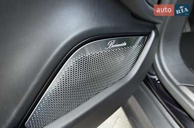 Седан Porsche Taycan 2019 в 