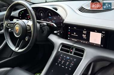 Седан Porsche Taycan 2019 в 