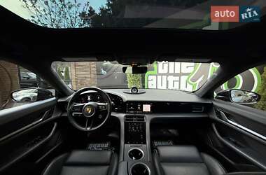 Седан Porsche Taycan 2019 в 