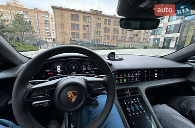Седан Porsche Taycan 2021 в 