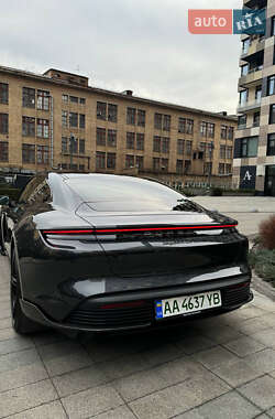 Седан Porsche Taycan 2021 в 