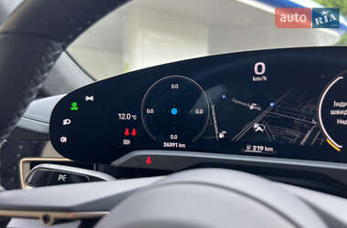 Седан Porsche Taycan 2020 в 