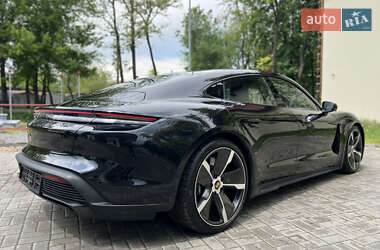 Седан Porsche Taycan 2020 в 
