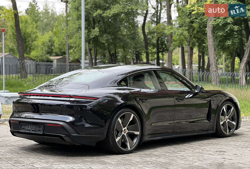 Седан Porsche Taycan 2020 в Днепре