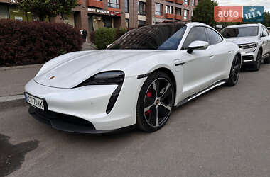 Седан Porsche Taycan 2023 в Киеве