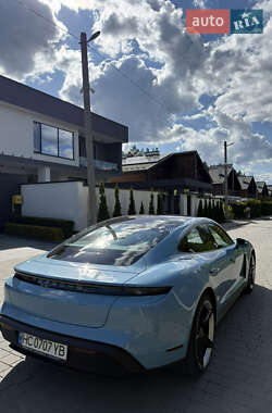 Седан Porsche Taycan 2023 в 