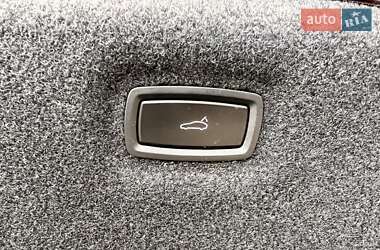 Седан Porsche Taycan 2021 в 