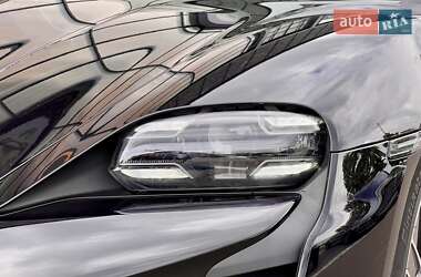 Седан Porsche Taycan 2021 в 