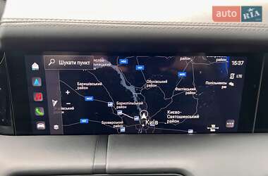 Седан Porsche Taycan 2021 в 
