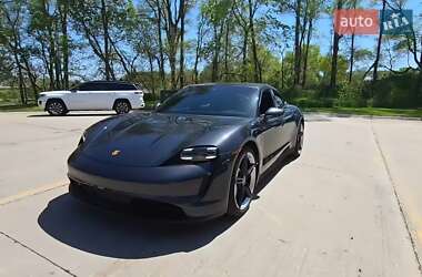 Porsche Taycan 2022