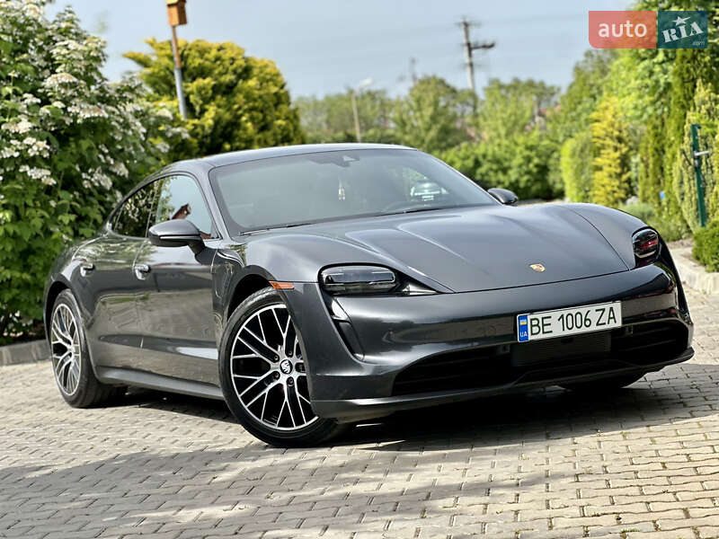 Седан Porsche Taycan 2021 в 