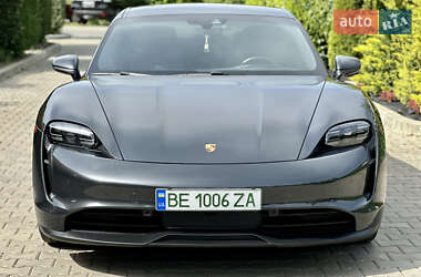 Седан Porsche Taycan 2021 в 