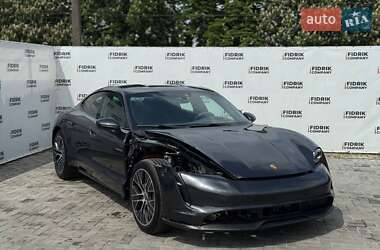 Седан Porsche Taycan 2022 в Луцьку