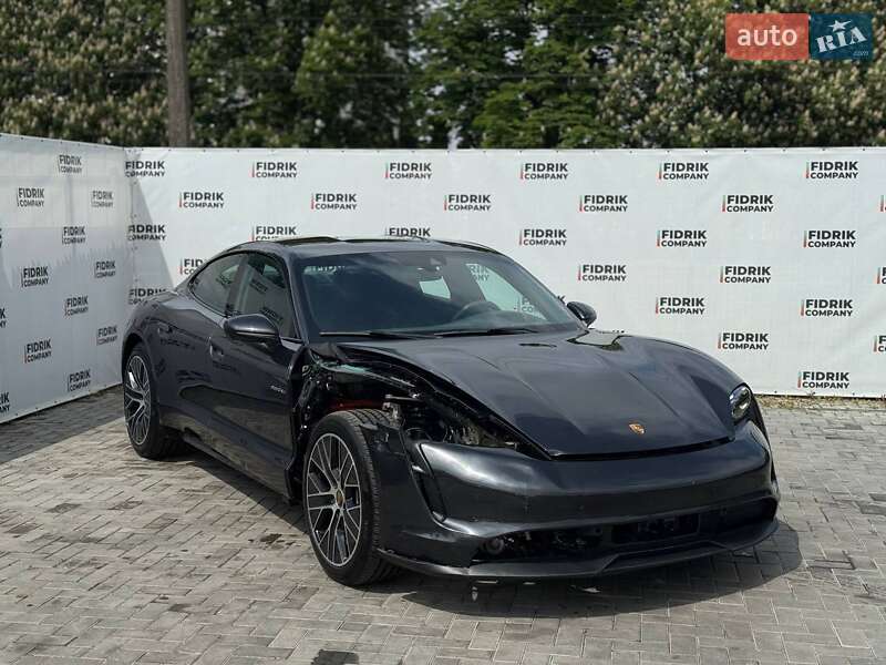 Porsche Taycan 2022