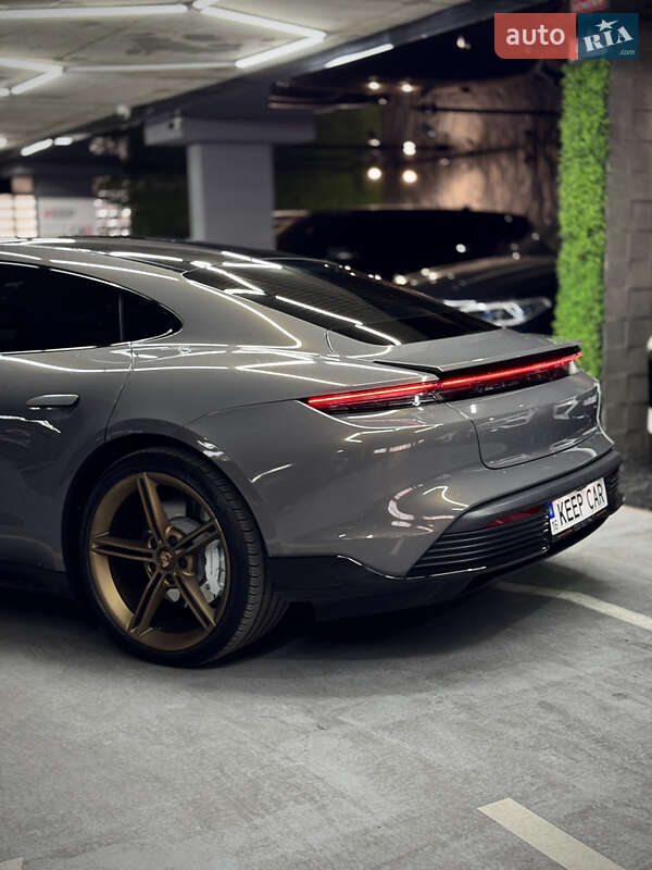 Седан Porsche Taycan 2020 в Одессе