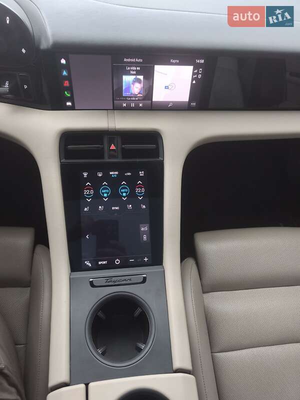 Седан Porsche Taycan 2022 в Киеве
