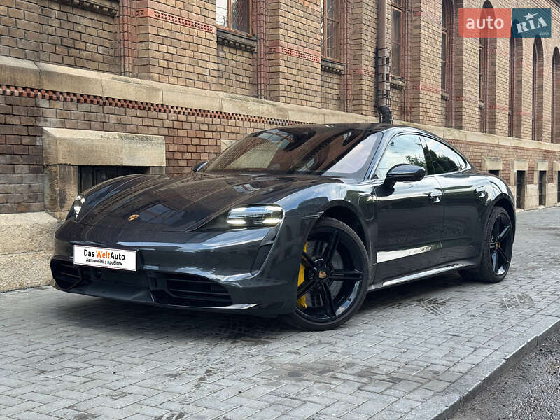 Porsche Taycan 2021