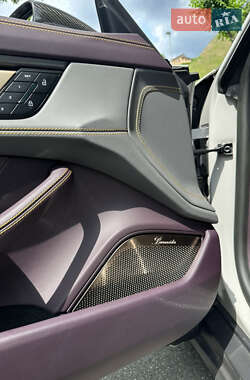 Седан Porsche Taycan 2023 в 