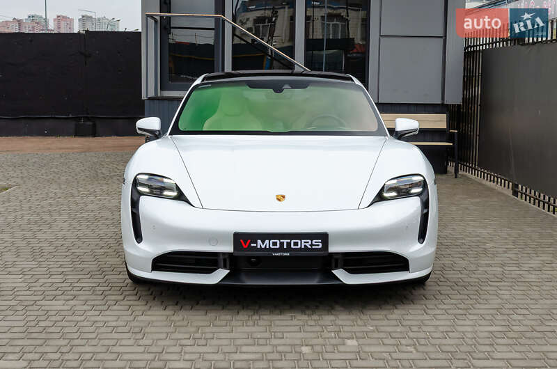 Седан Porsche Taycan 2020 в Киеве