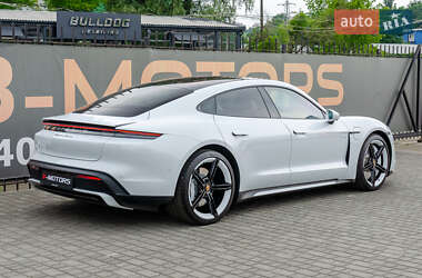 Седан Porsche Taycan 2020 в 