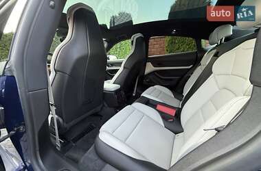 Седан Porsche Taycan 2021 в 