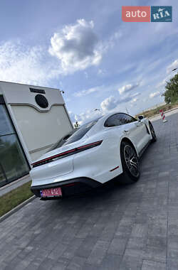 Седан Porsche Taycan 2021 в 