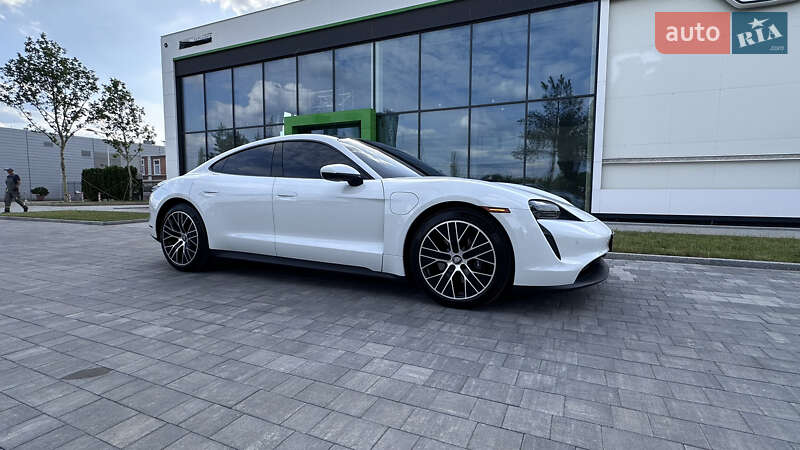 Седан Porsche Taycan 2021 в Києві