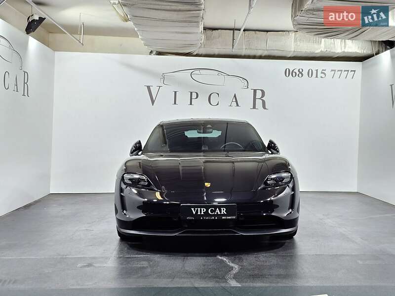 Седан Porsche Taycan 2021 в Киеве