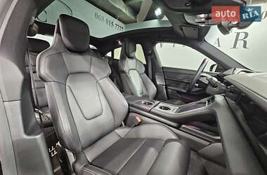 Седан Porsche Taycan 2021 в 