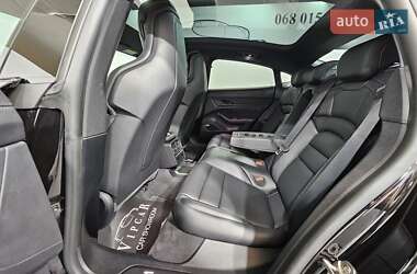 Седан Porsche Taycan 2021 в 