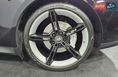 Седан Porsche Taycan 2021 в 