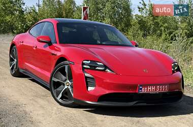 Седан Porsche Taycan 2022 в 
