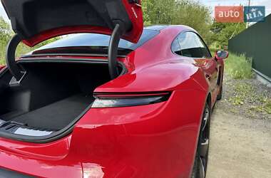 Седан Porsche Taycan 2022 в 