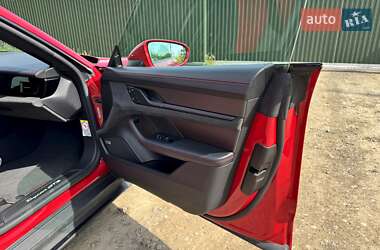 Седан Porsche Taycan 2022 в 