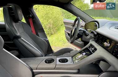 Седан Porsche Taycan 2022 в 