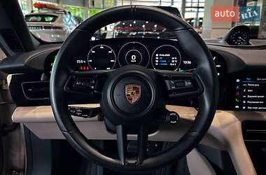Седан Porsche Taycan 2020 в 