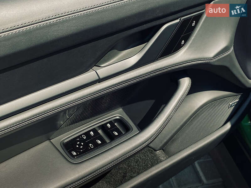 Седан Porsche Taycan 2021 в Одессе