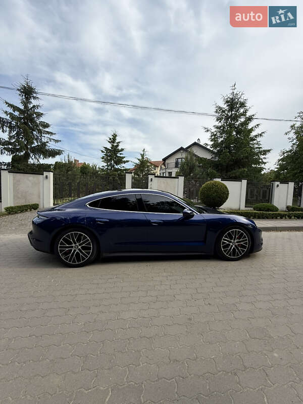 Седан Porsche Taycan 2020 в Львове