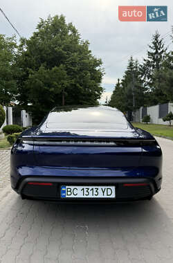 Седан Porsche Taycan 2020 в 