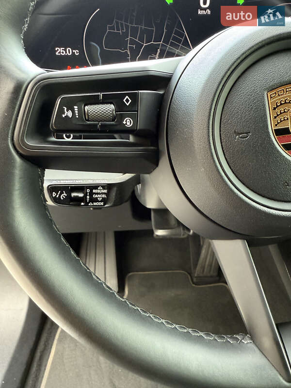 Седан Porsche Taycan 2021 в Луцке
