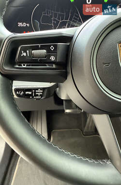 Седан Porsche Taycan 2021 в 