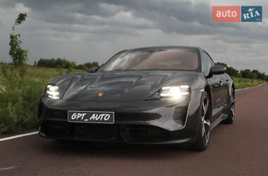 Седан Porsche Taycan 2021 в Киеве