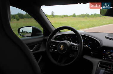 Седан Porsche Taycan 2025 в 