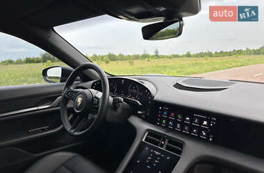 Седан Porsche Taycan 2025 в 