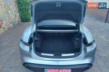 Седан Porsche Taycan 2021 в 