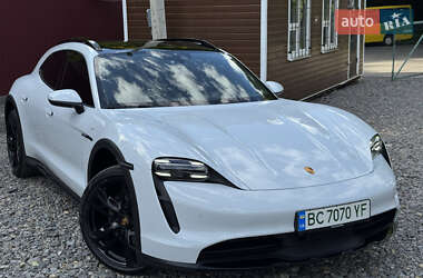 Седан Porsche Taycan 2021 в 