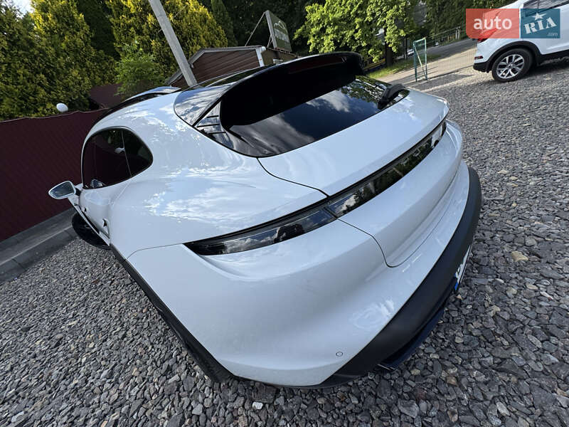 Седан Porsche Taycan 2021 в Трускавце